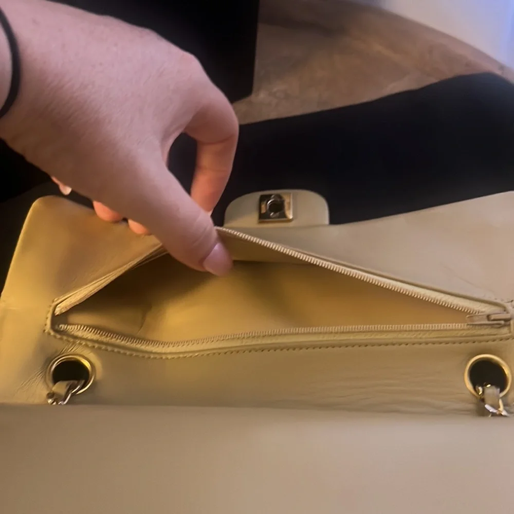 🔥Authentic Chanel medium Double Flap Classic Handbag🔥 - Picture 15 of 17